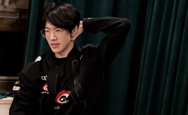 他在场上的 他在场上的