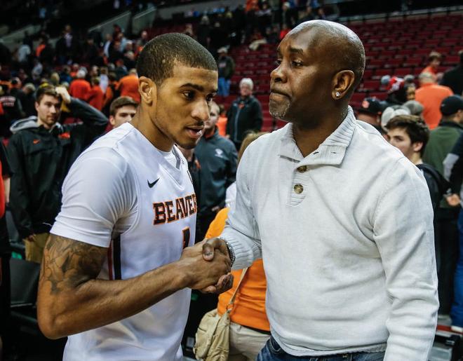 球迷们奉献 球迷们奉献